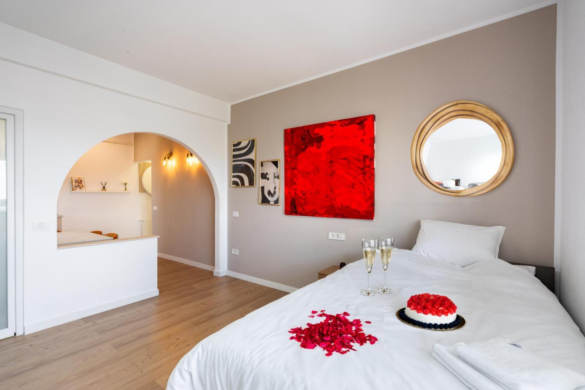 Sunset - Luxury Studio On Calea Victoriei Bucharest Luaran gambar