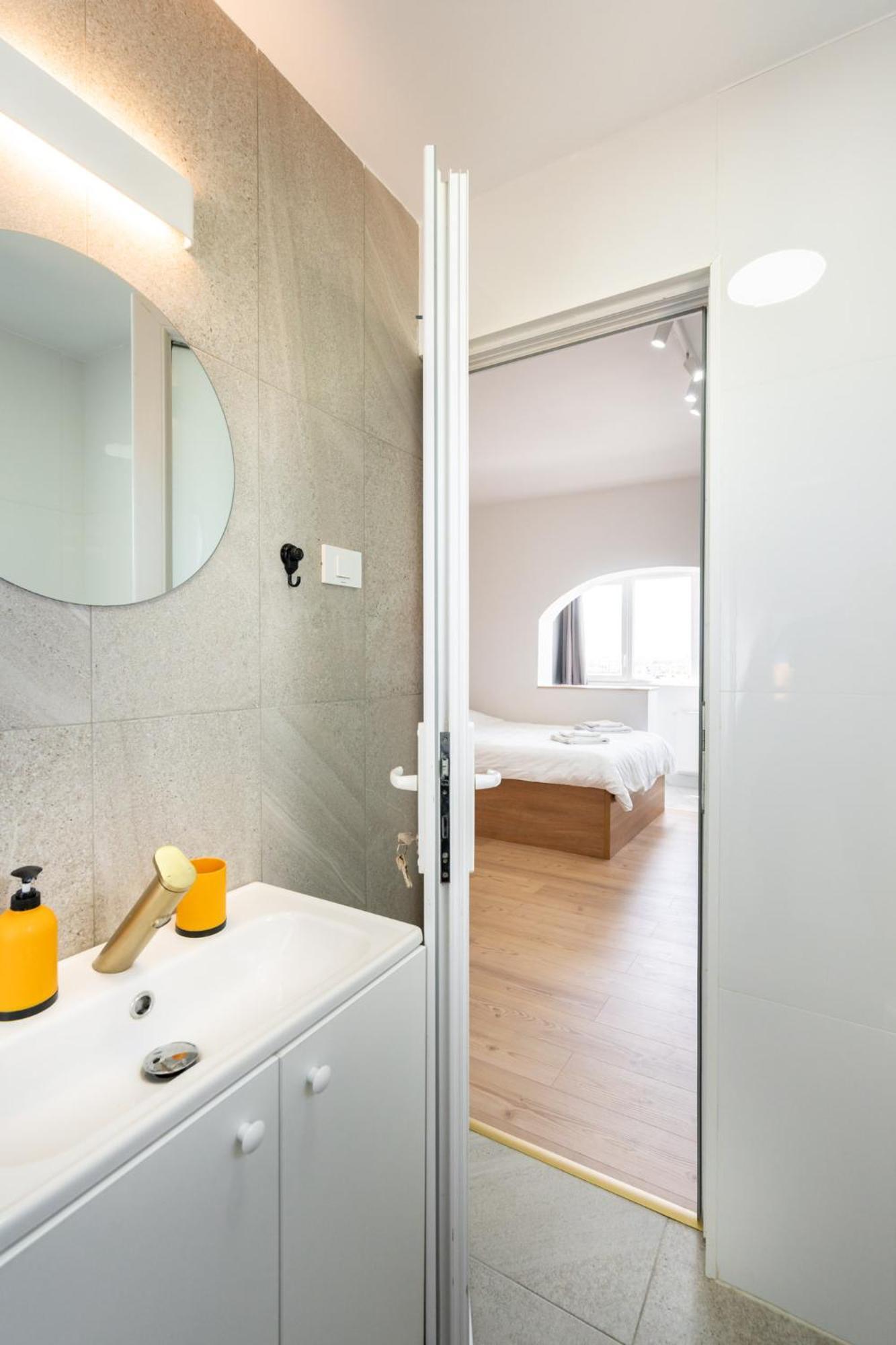 Sunset - Luxury Studio On Calea Victoriei Bucharest Luaran gambar