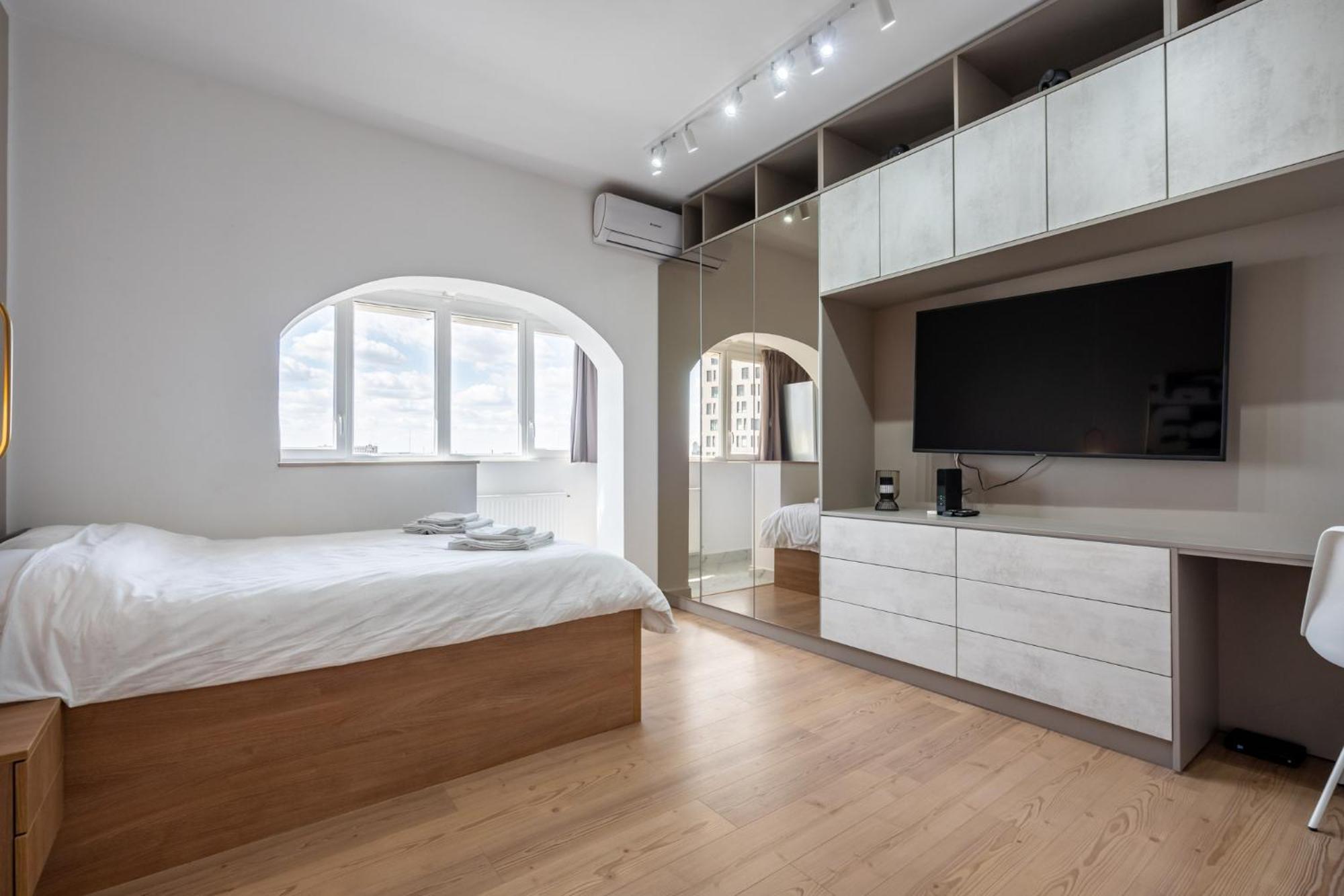 Sunset - Luxury Studio On Calea Victoriei Bucharest Luaran gambar