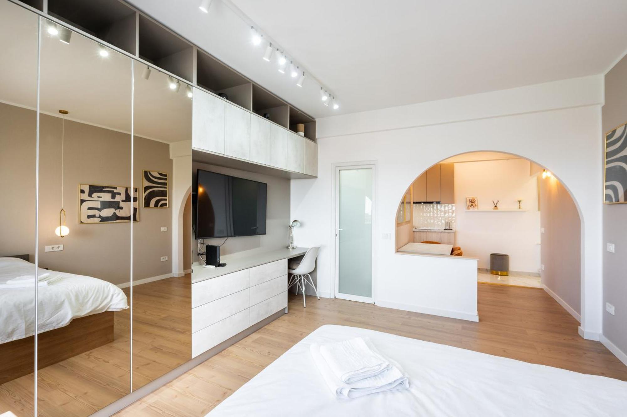 Sunset - Luxury Studio On Calea Victoriei Bucharest Luaran gambar